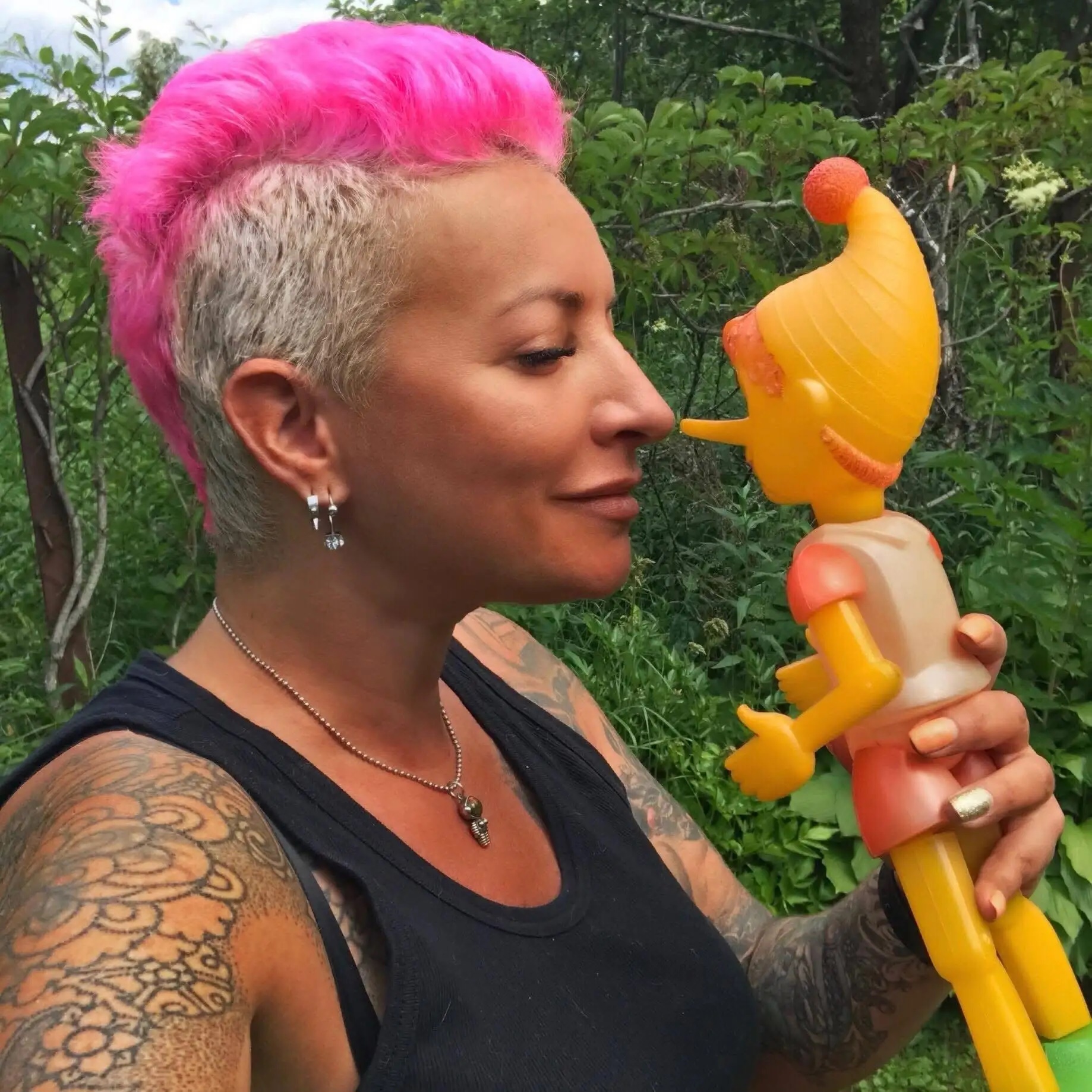 Иконка Канал Голая женщина в метро — портал Max