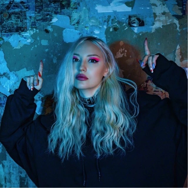 Иконка Канал Блондинка КсЮ — портал Max