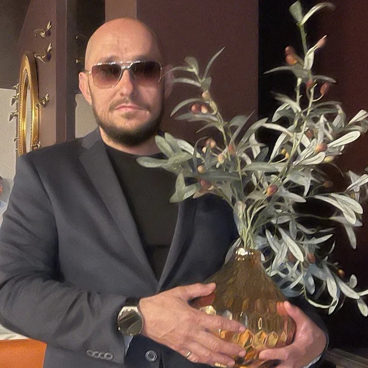 Иконка Канал Юрий Сапожников — портал Max