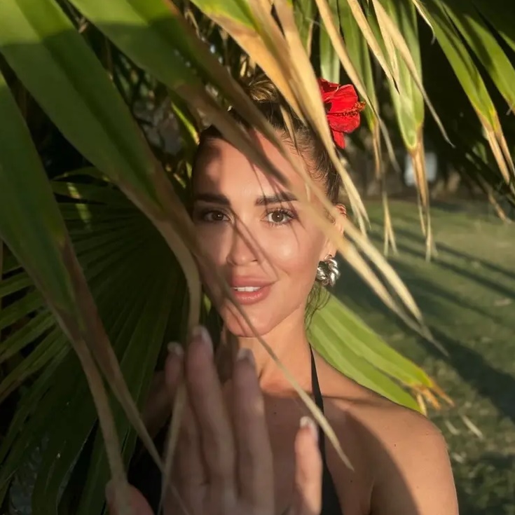 Иконка Канал Anna Buzova — портал Max