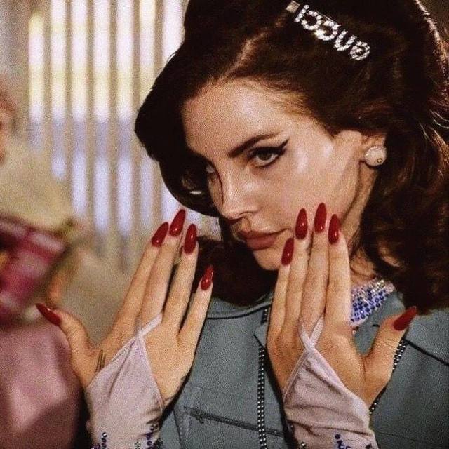 Иконка Канал Боттега надета — портал Max