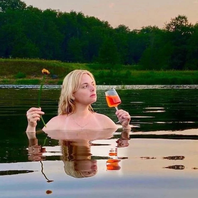 Иконка Канал Барышня шутить изволит — портал Max