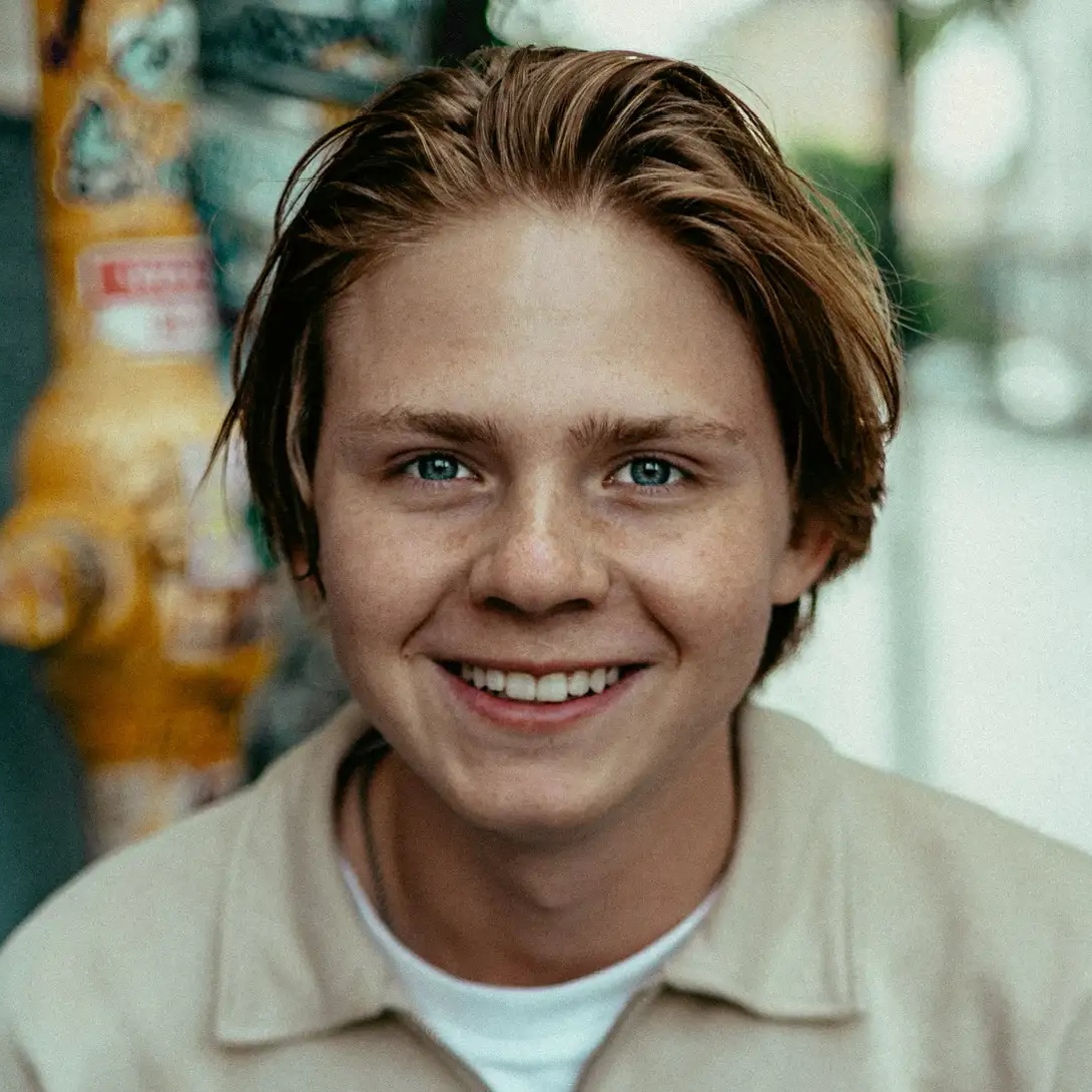 Иконка Канал Саша Новиков  🎬 — портал Max